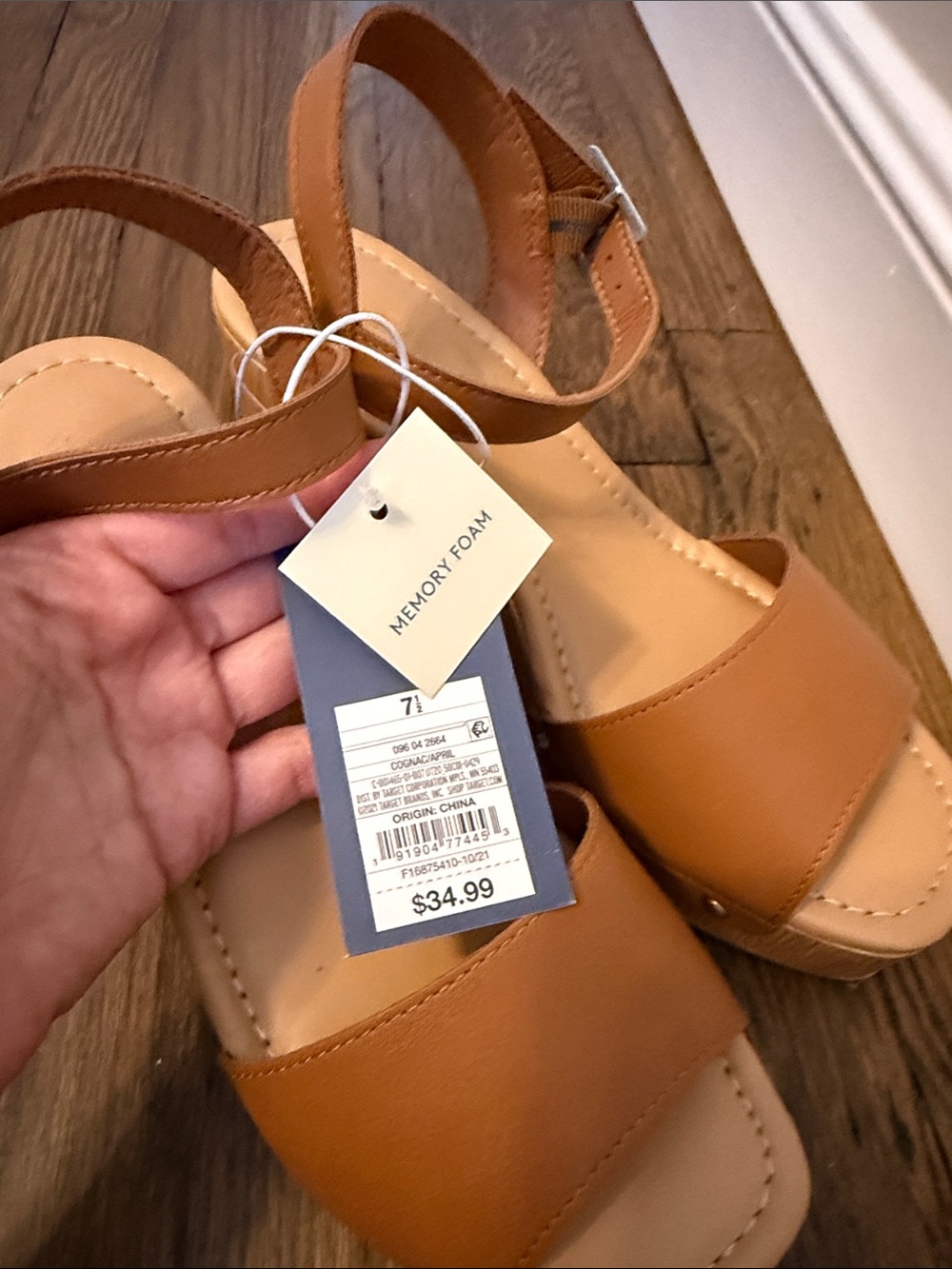 🆕 Universal Thread Platform Sandals - Picture 2 of 5